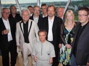 25 Jahre Moderne Welt - Henning Tögel mit Geschäftspartnern